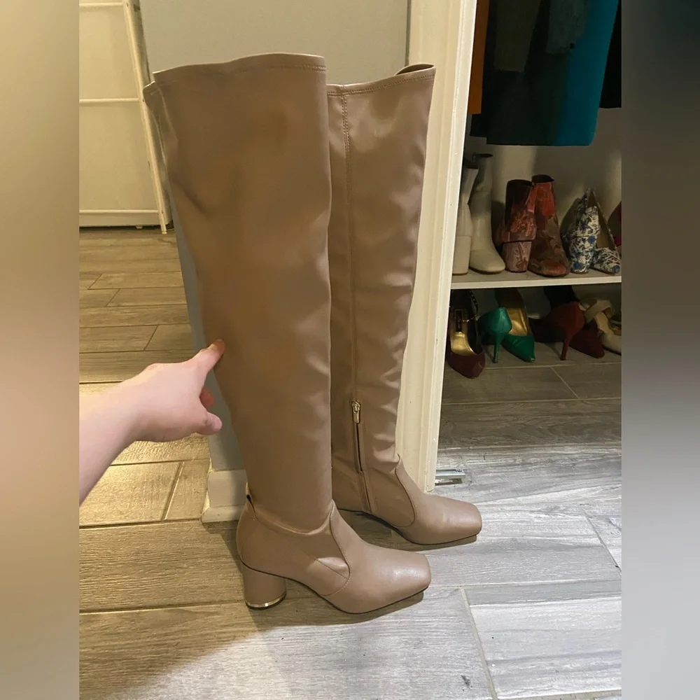 Franco Sarto Pisa Over the Knee Tan Boots with Gold Details 👢 size 8.5, Like New